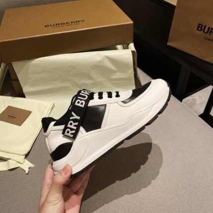 Burberry shoes 35